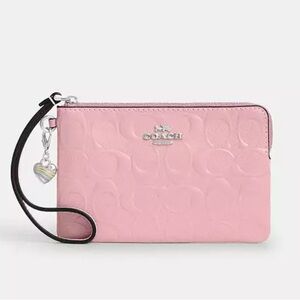 Corner Zip Wristlet In Signature Leather With Heart Charm - Pink / Silver